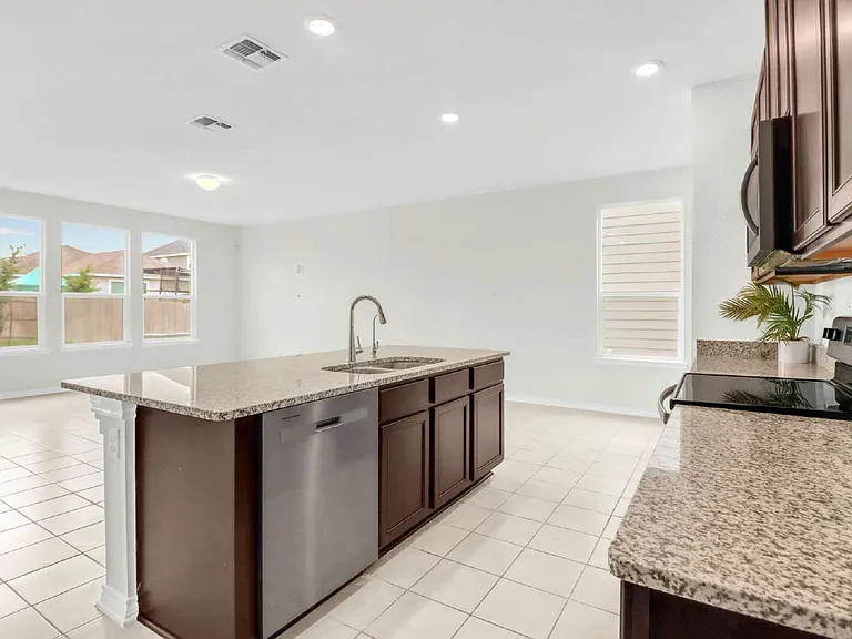 547 Deer Crest Dr — Photo 6