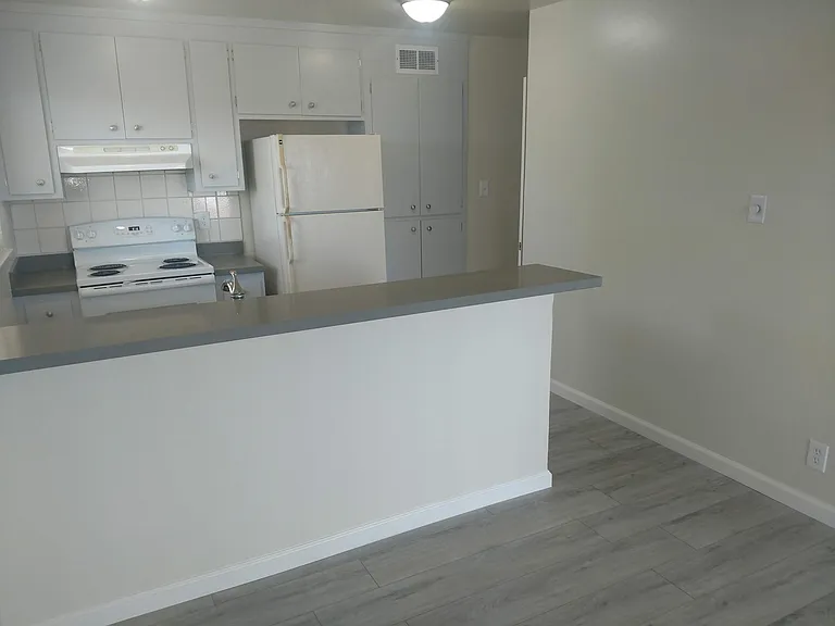 171 London Ct — Photo 9