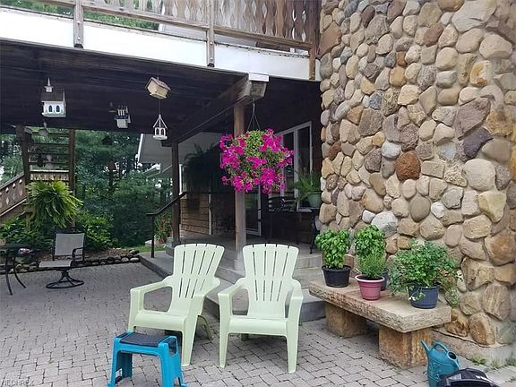 5th image of 9584 Fox Wood Dr
