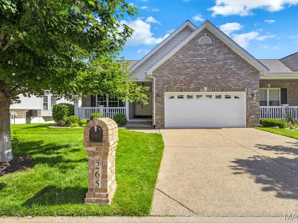 265 Strayhorn Dr, Saint Peters, MO 63376