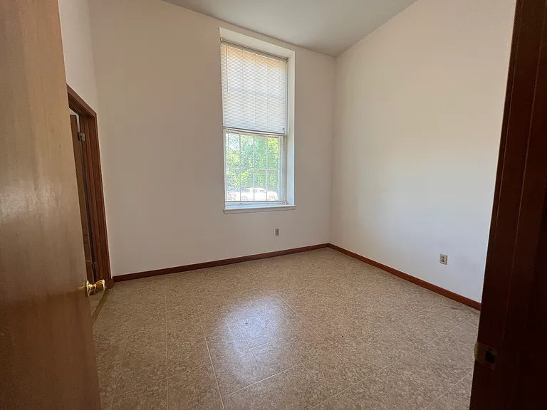 702 N Union St — Photo 5