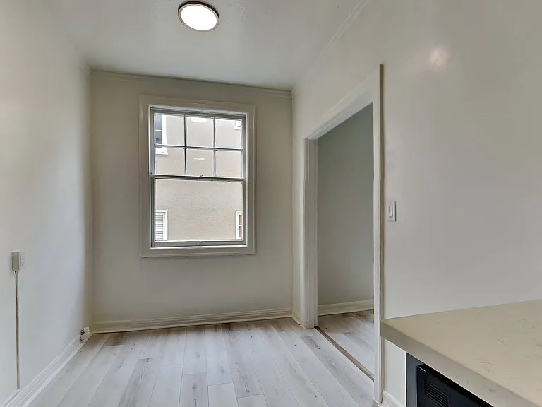 832 Erie St — Photo 20