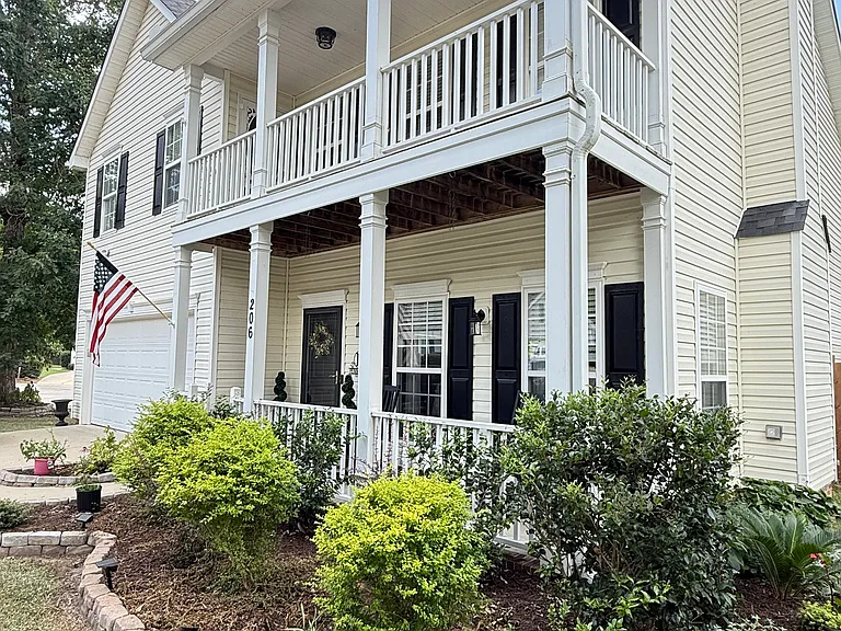 206 Moyer Dr — Photo 2