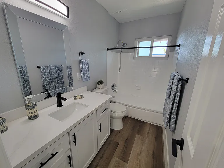 Islandia Apartments — Photo 14