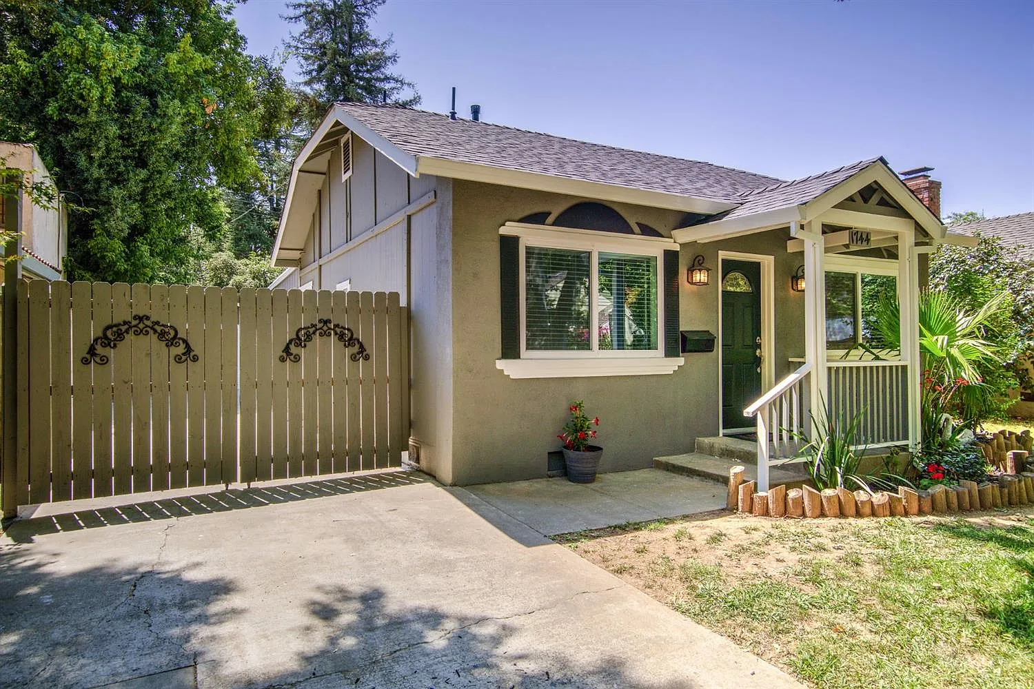 1744 Vallejo Way photo 1