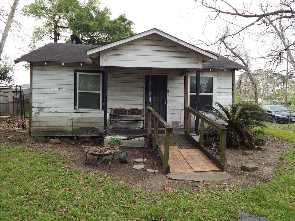 1st image of 2449 Garwood Dr