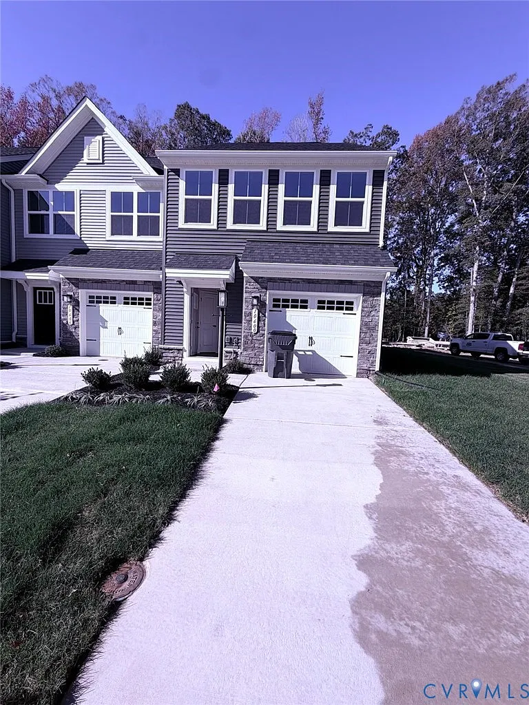 3 bed, 2.5 bath, 1638 sqft, $2,350 — Photo 1
