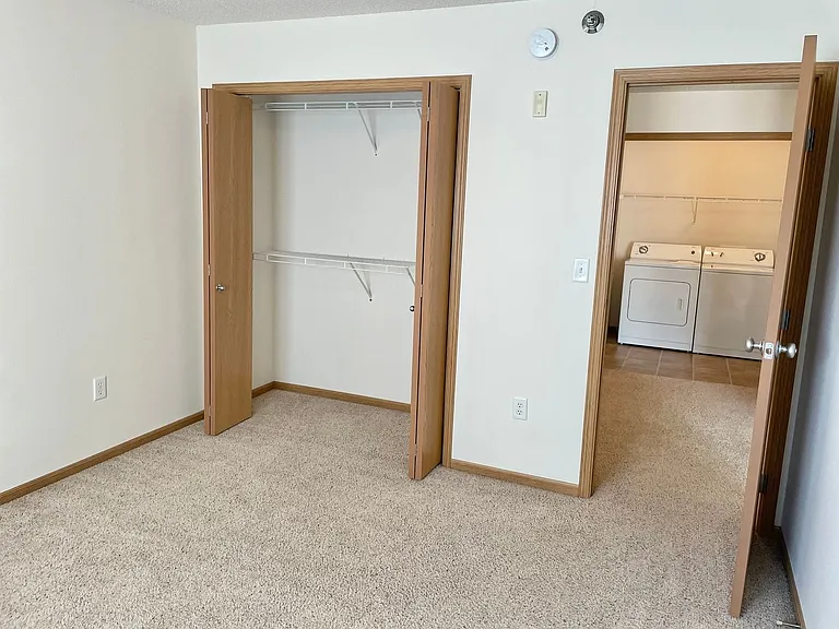 Huntington Pointe III — Photo 7