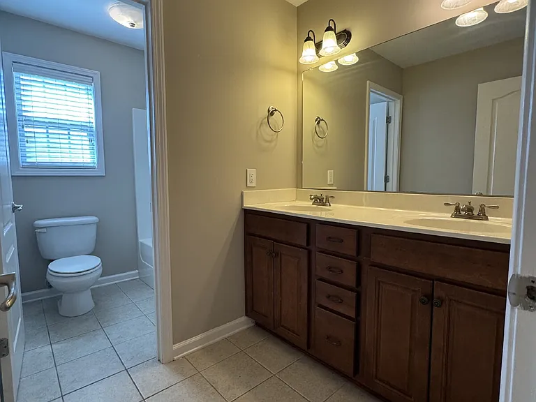 186 Whitman Aly — Photo 20