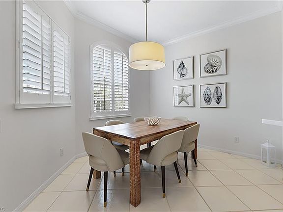 5th image of 400 L'Ambiance CIR #4-205