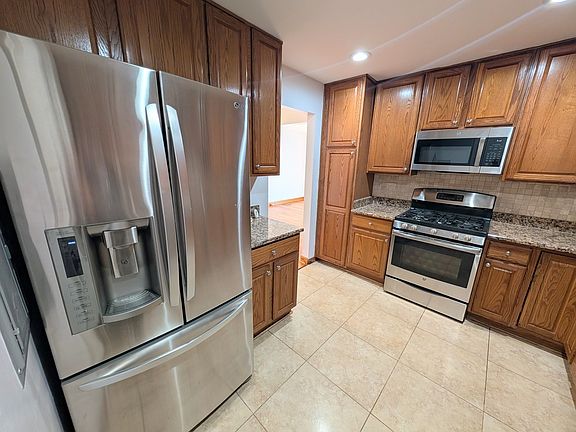 5th image of 9588 Terrace Pl APT 1F
