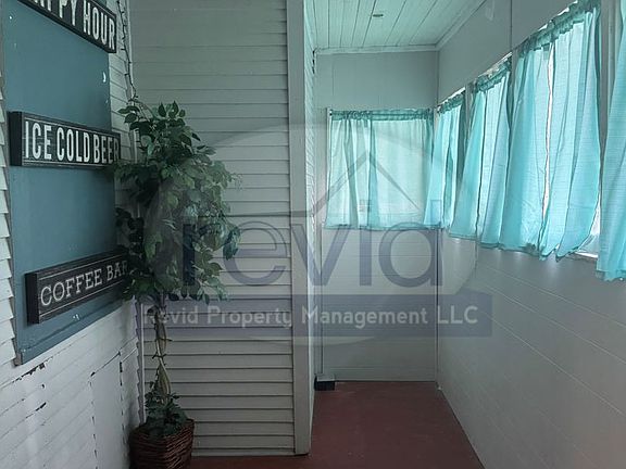 3rd image of 1267 Snowden Ave