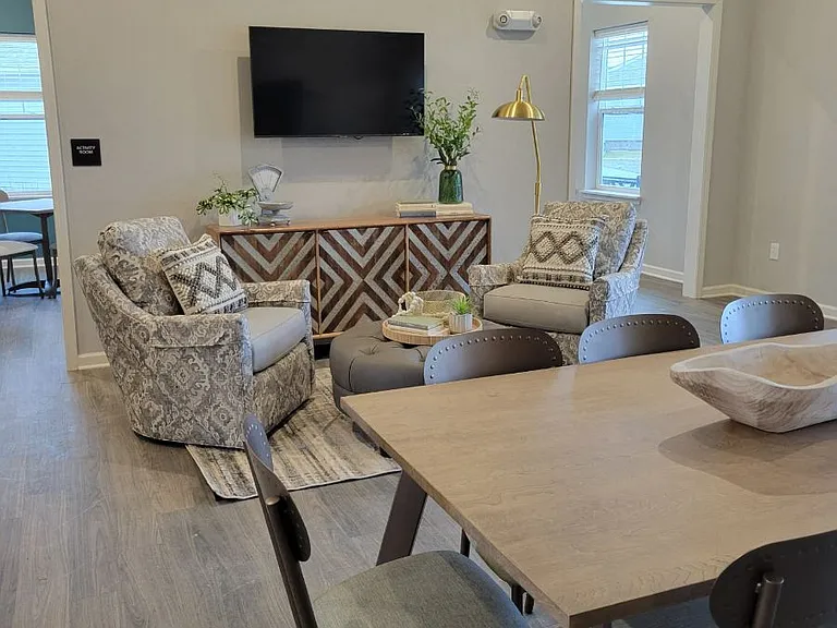 7135 Napier Dr — Photo 5