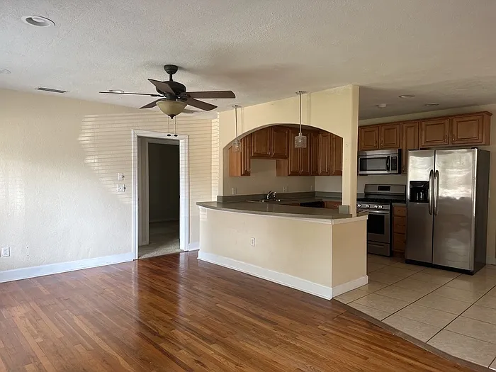 815 W Plymouth St — Photo 6