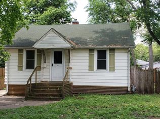 1129 Gates St, Aurora, IL 60505