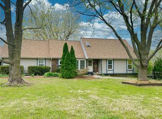 9822 E Clarksboro Dr, Liberty, MO 64068