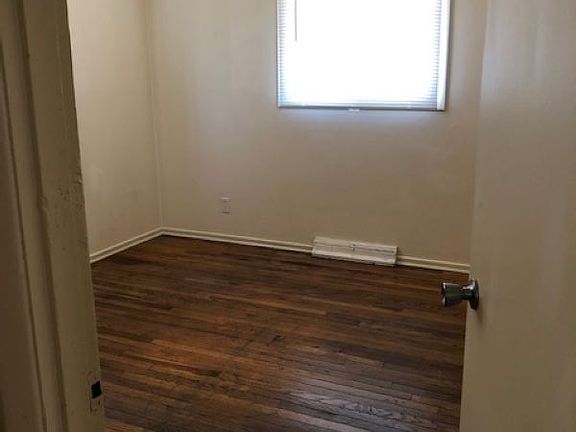 4th image of 3012 Ellen Ave