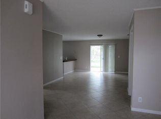 5245 Canoe Bend Dr, Lake Worth, FL 33463