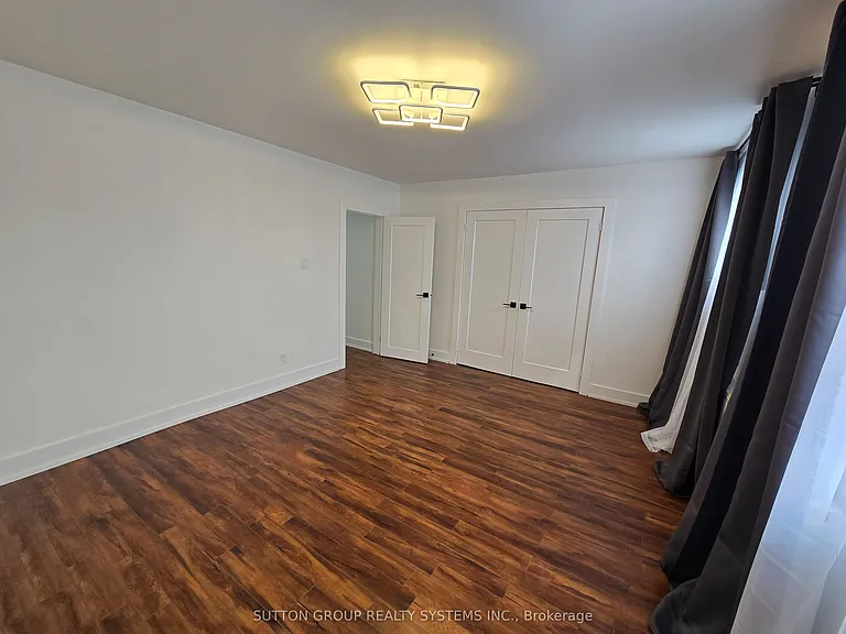 2886 Lake Shore Blvd W #1 — Photo 9