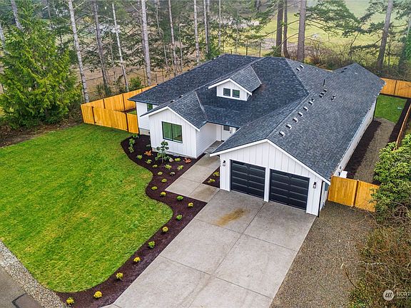 5th image of 14422 Holiday Drive NW