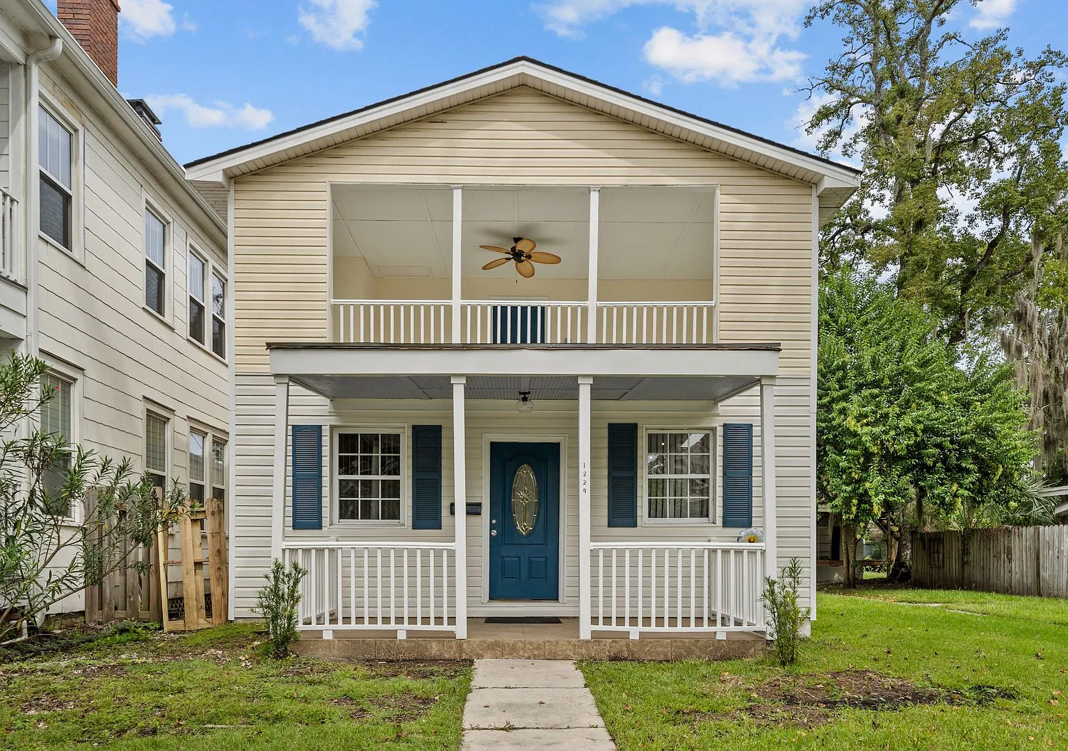 Charming 4-Bedroom Home Near Downtown Savannah with Spacious Yard — Photo 1