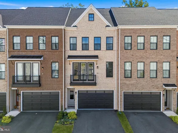 42145 Shining Star Sq, Ashburn, VA 20148