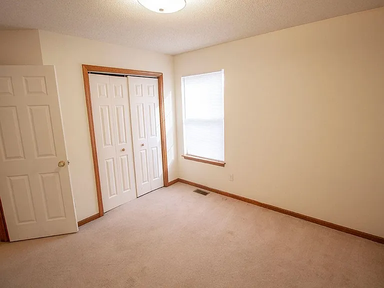 1318 Valley Creek Ln — Photo 18