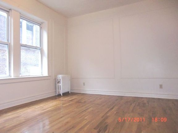 3rd image of 5 Romaine Pl APT 9
