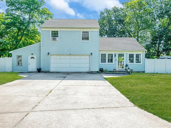109 Laurelton Drive, Mastic Beach, NY 11951