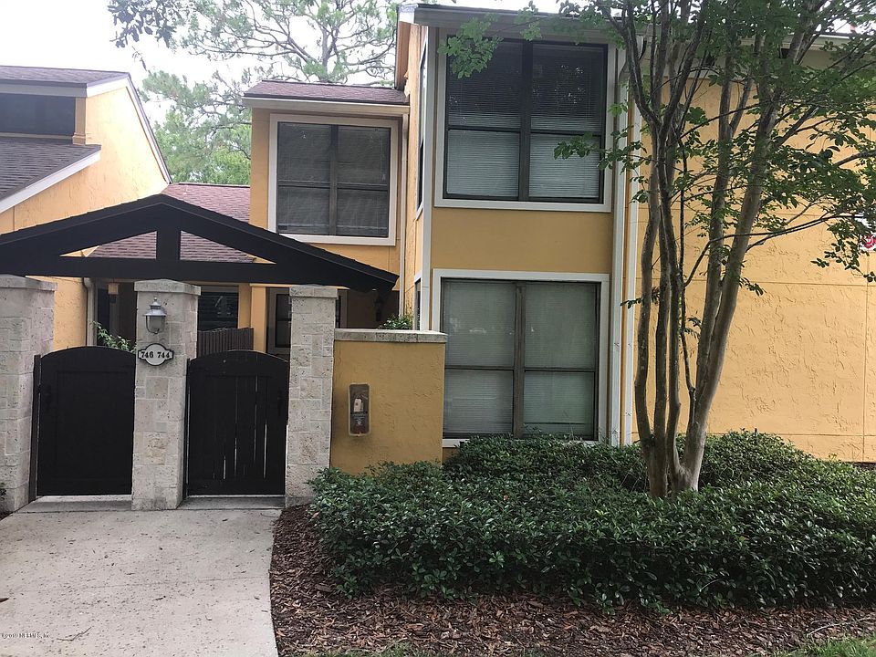 1st image of 744 Tidewater Ct