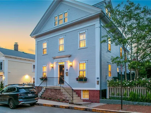 28 John St, Newport, RI 02840