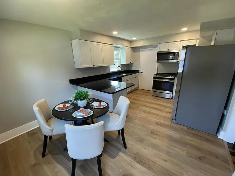 2431 Emmet St — Photo 9