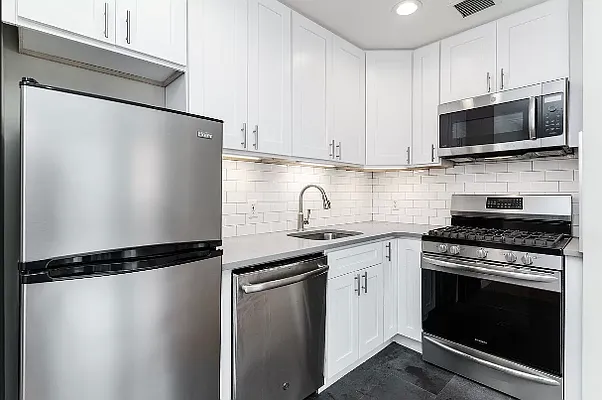 Rented by REAL New York | media 8