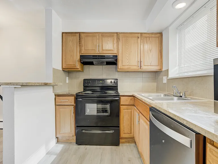 2921 Straus Ln #2 — Photo 17