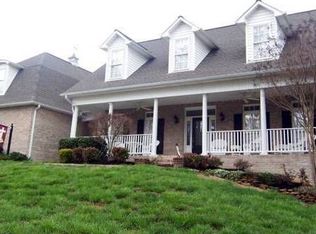 29 Riverside Dr, Oak Ridge, TN 37830