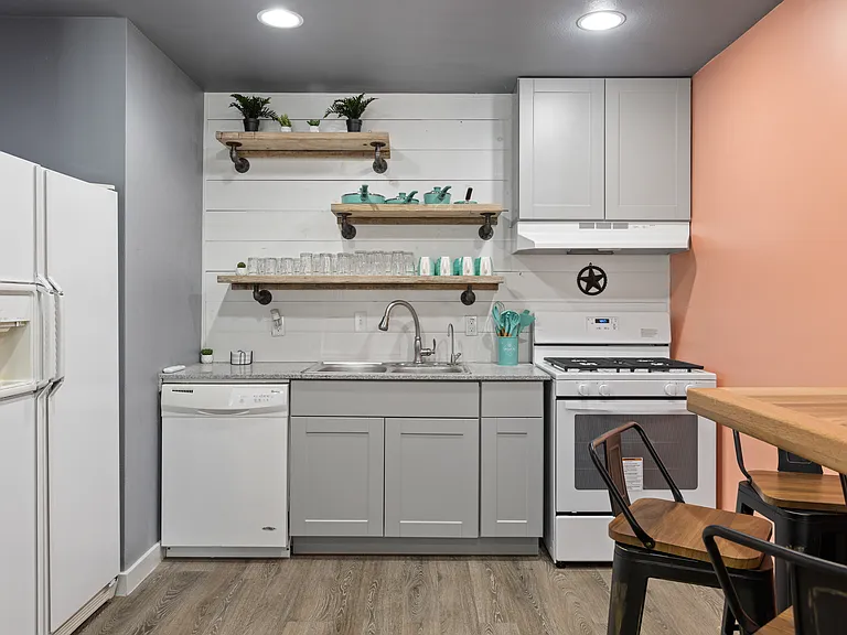 16001 Plum Ln — Photo 26