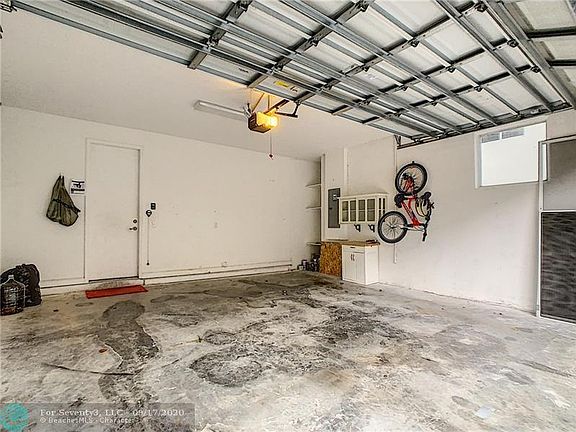 4th image of 720 SE 2nd St #720