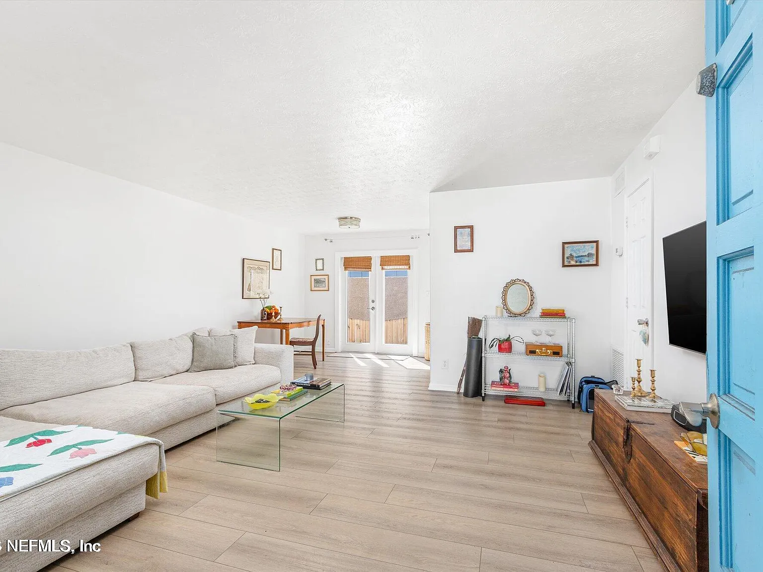2 bed, 1100 sqft, $2,600 — Photo 2