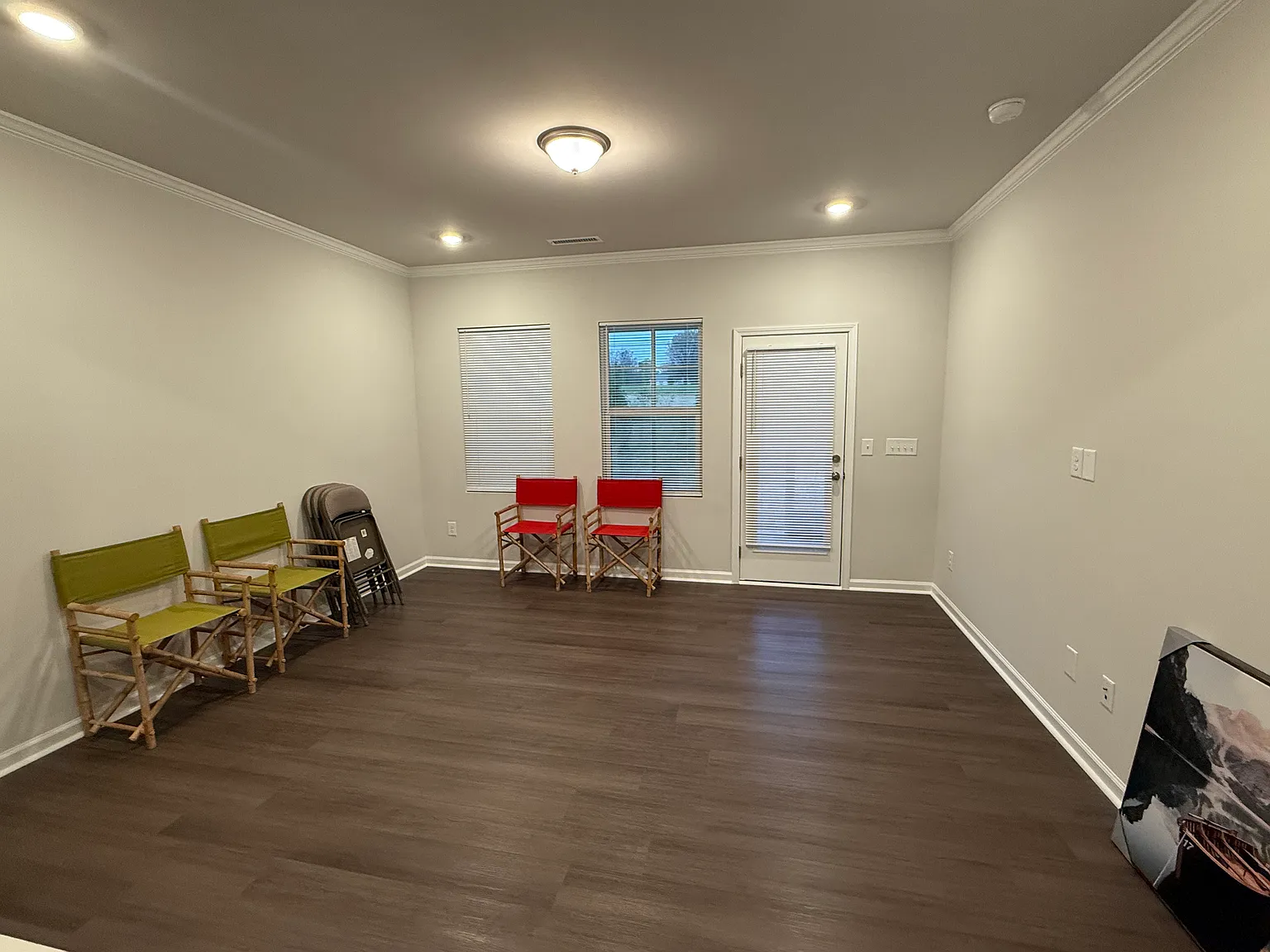 5 bed, 2375 sqft, $2,599 — Photo 2