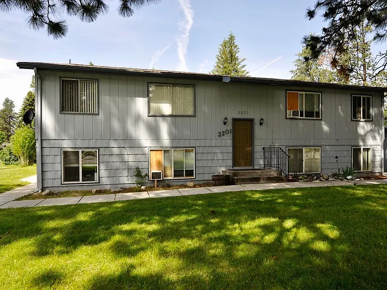 2201 N Spokane St #4 — Photo 2