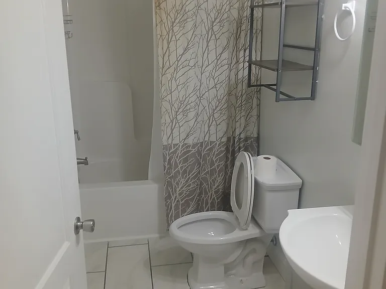 230 Northwest Ave — Photo 10