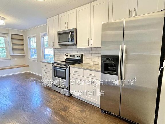 4th image of 301 Rogers Ave