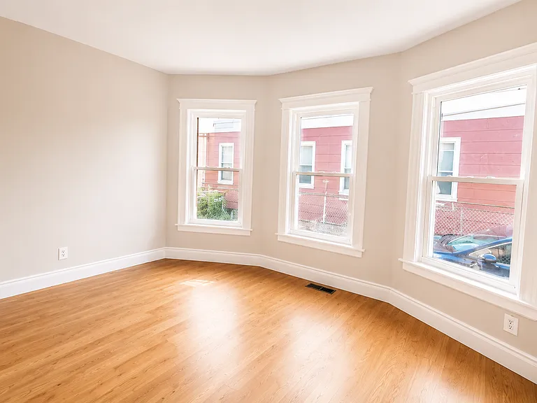 77 Gibbs St #1 — Photo 5