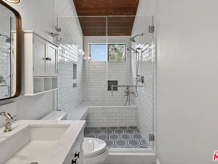 8611 Burton Way #4 — Photo 39