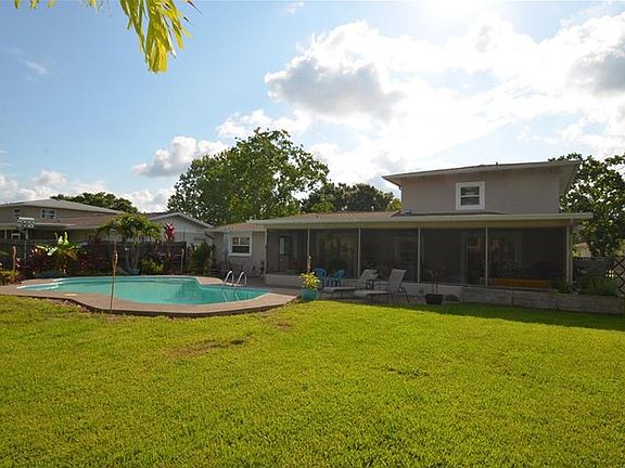 3rd image of 418 Maplewood Dr