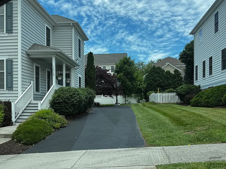 1218 Brook Cir — Photo 12