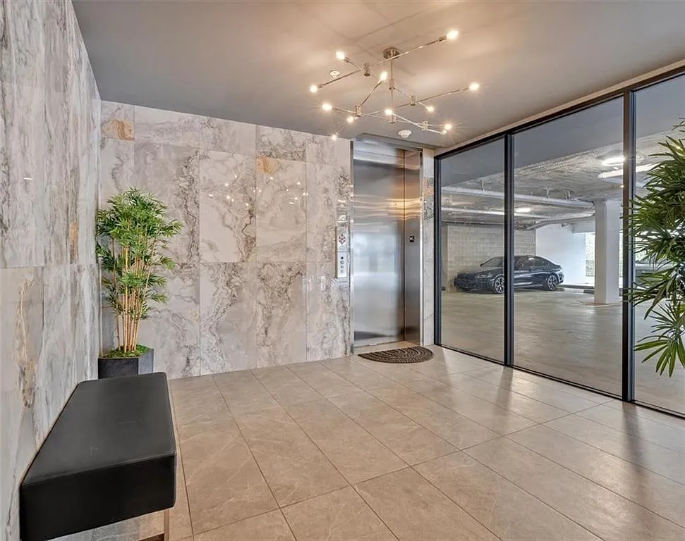 2 bed, 2.0 bath, 1404 sqft, $3,200 — Photo 3