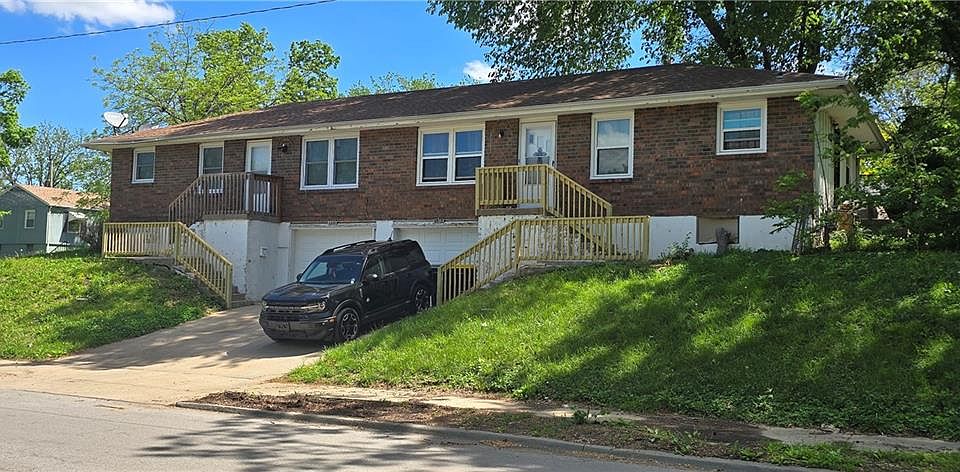 2nd image of 1301-1303 Topping Ave