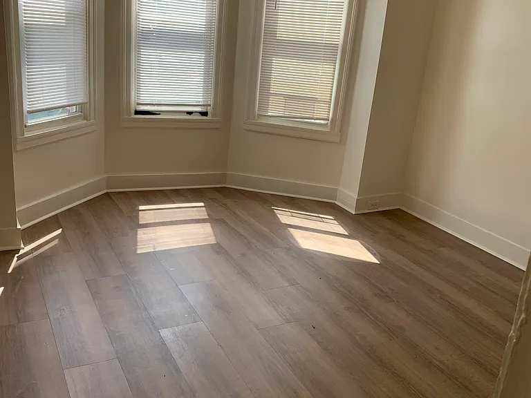 1142 Princess Ave — Photo 11