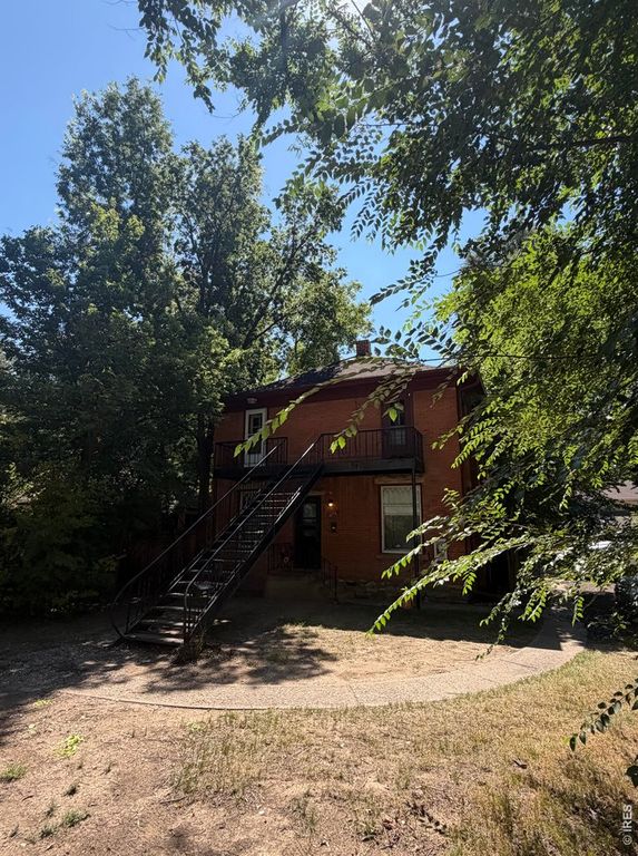 1123 Laporte Ave